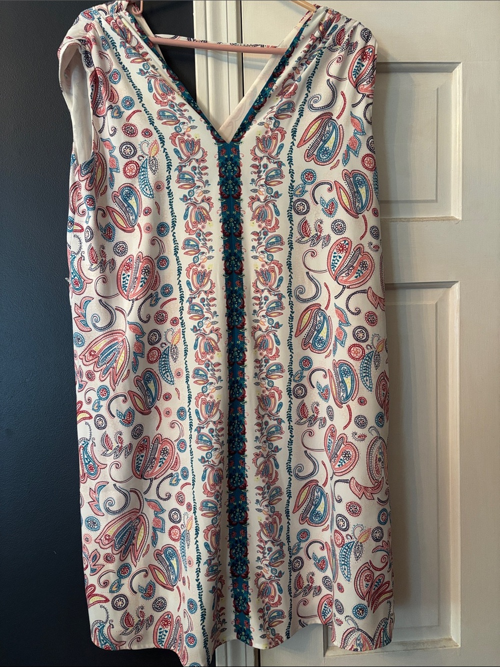 Loft Sleeveless Paisley V-Neck Women’s Dress in White, Pink & Blue